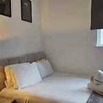 Cozy Liverpool Apartment With 2 Bedrooms